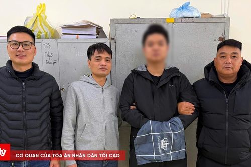 Đối tượng bị truy nã tội 'Gây rối trật tự công cộng' ra đầu thú