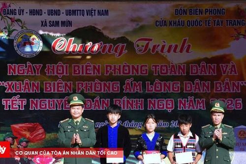 Xuân ấm nghĩa tình quân dân nơi biên giới Sam Mứn
