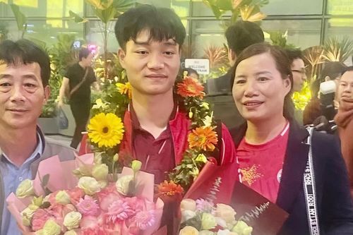 Tiền vệ Xuân Bắc mê một món trong mâm cơm Tết, thích về nhà để được ăn