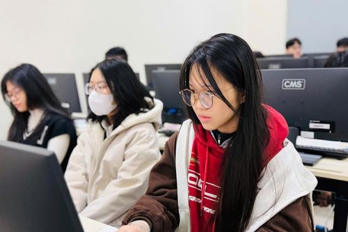 Những thí sinh đầu tiên tranh suất vào đại học năm 2026