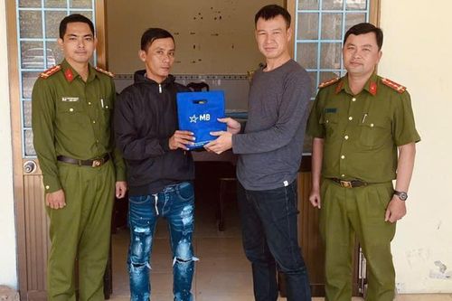 Hơn 5 tỷ đồng 'đi lạc' vào tài khoản của người đàn ông ở Cần Thơ