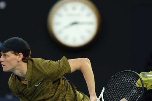 Australian Open: Sinner vất vả hạ tay vợt hạng 85 thế giới