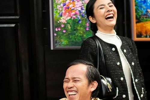 Vân Trang khoe niềm vui với Hoài Linh, ca sĩ Lưu Hương Giang lại tâm tư