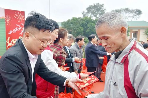 Ủy ban Trung ương MTTQ Việt Nam tổ chức chương trình 'Chung vị Tết Việt - Gắn kết muôn miền' tại xã Kim Bảng
