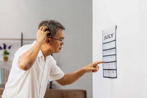 Vì sao bệnh nhân ung thư hiếm khi mắc Alzheimer?