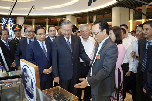 Đại học Quốc gia Hà Nội tiên phong hiện thực hóa các nghị quyết lớn của Đảng
