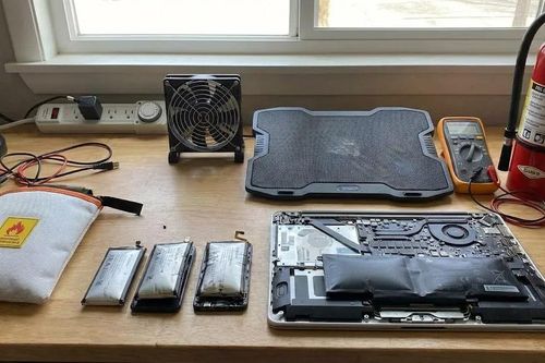 3 lý do pin điện thoại, laptop có thể phát nổ