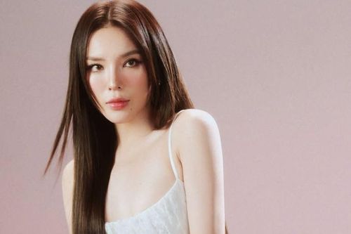 Kỳ Duyên diện đầm hai dây khoe dáng vẻ hạnh phúc