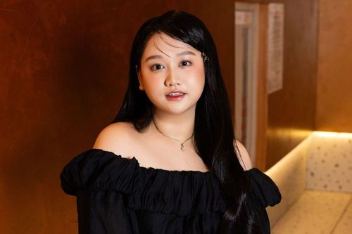 Trúc Anh hạnh phúc báo tin mừng