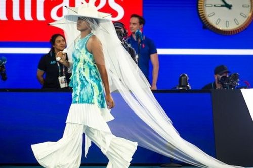 Naomi Osaka gây ấn tượng với trang phục con sứa tại Australia Mở rộng 2026