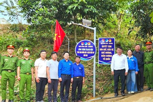 Thắp sáng bản làng vùng cao