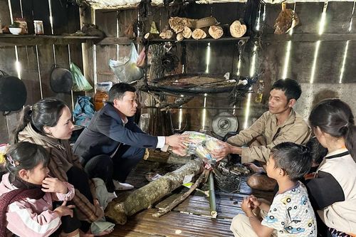 Chăm lo Tết cho người dân vùng cao