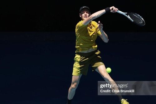 Jannik Sinner lội ngược dòng sau cú sốc set đầu tại vòng 3 Australian Open