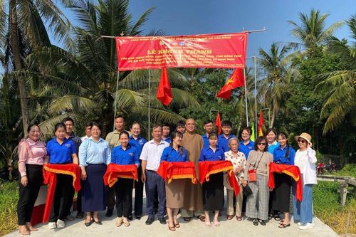 Xã Bình Ninh: Khánh thành cầu giao thông nông thôn chào mừng Đại hội XIV