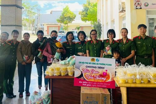 Tổ chức chương trình 'Nồi cháo yêu thương' tại Bệnh viện Nhi tỉnh Gia Lai