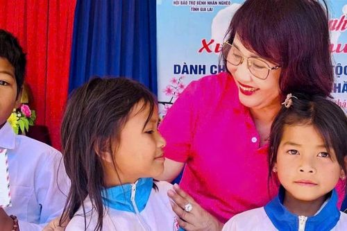Hội Nữ Doanh nhân Gia Lai lan tỏa 'Xuân yêu thương' đến học sinh vùng xa