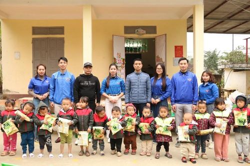 Chương trình thiện nguyện 'Xuân ấm vùng cao'