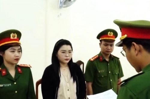 Khởi tố đối tượng sản xuất và buôn bán hàng ngàn sản phẩm mỹ phẩm giả tại Khánh Hòa