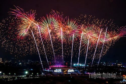 Rực rỡ sắc màu mừng Đảng quang vinh