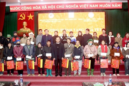Các hoạt động thiện nguyện hướng về vùng khó khăn
