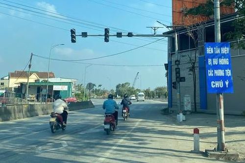 Nghệ An lên phương án khắc phục hàng loạt đèn giao thông không hoạt động trước Tết