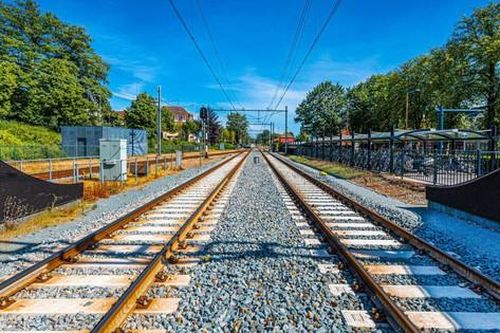 Đường sắt có tốc độ thiết kế trên 120km/h bắt buộc có hàng rào bảo vệ