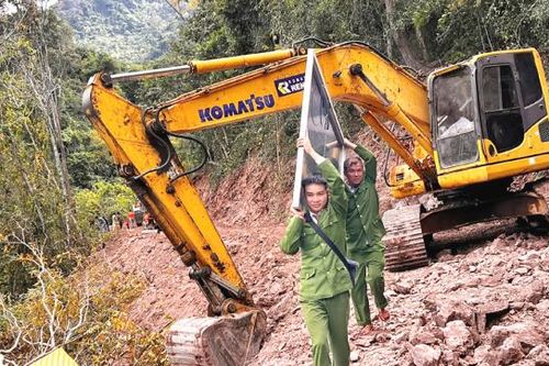 Lắp đặt điện mặt trời tại 3 điểm trường xa xôi nhất của xã Mỹ Lý
