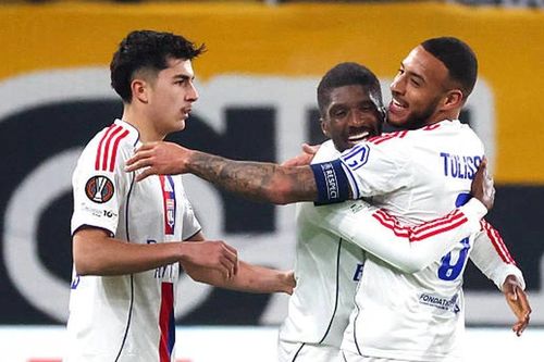 Aston Villa & Lyon giành vé trực tiếp vào vòng 1/8