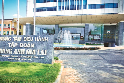 Hoàng Anh Gia Lai (HAG): Dồn 700 tỷ đồng trả nợ cho DATC sau khi thoái sạch vốn tại HAGL Agrico, lãi tồn đọng vẫn vượt 1.500 tỷ