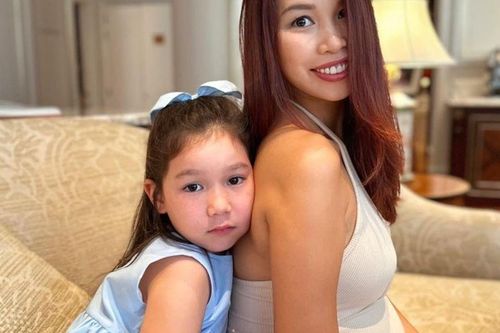 Bị trêu đẻ thuê vì con gái lai Tây càng lớn càng giống bố, siêu mẫu Hà Anh đáp quá chuẩn