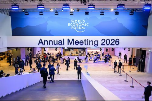 Công nghệ 24/1: AI mở ra cơ hội việc làm, nỗi lo lắng lùi bước tại Davos 2026