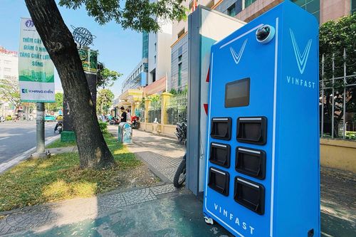 1 phút đổi pin thay cho 6 giờ sạc, cơ hội để gỡ nút thắt xe máy điện đô thị