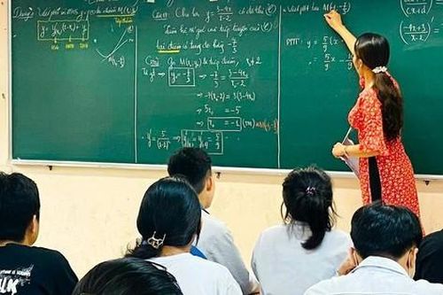 Không trực tiếp đứng lớp, nhà giáo có bị cắt phụ cấp thâm niên?