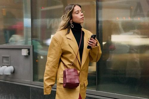 Những kiểu phối đồ nổi bật trên đường phố New York, gợi ý hoàn hảo cho trời lạnh