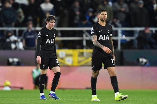 CĐV Tottenham phẫn nộ