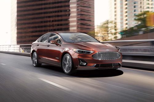 Sếp Ford nói lý do ngừng bán sedan