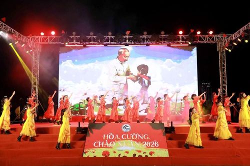Triển lãm ảnh và chương trình nghệ thuật 'Ánh sáng niềm tin' chào mừng thành công Đại hội XIV của Đảng