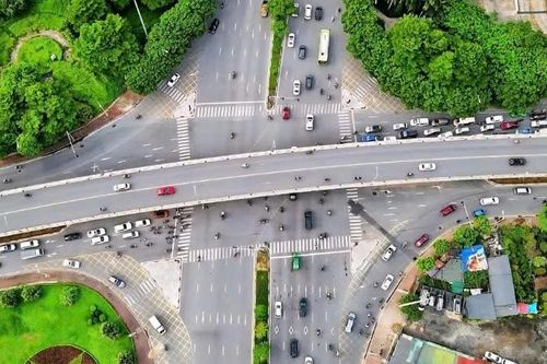 Thí điểm điều chỉnh tổ chức giao thông tại nút Cổ Linh-Đàm Quang Trung từ ngày 25/1