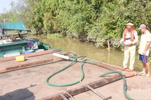 Đồng Tháp xử lý nhiều phương tiện thủy vận chuyển khoáng sản không rõ nguồn gốc