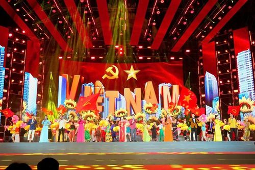 TPHCM: Chương trình nghệ thuật đặc biệt 'Ánh sáng niềm tin và khát vọng'
