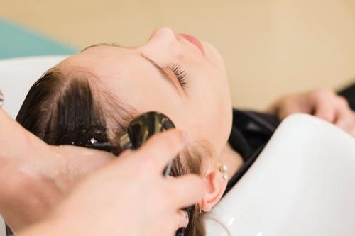 Gặp họa vì gội đầu dưỡng sinh