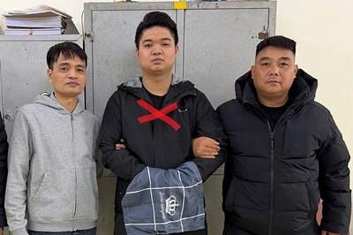 Vận động đối tượng trốn truy nã tại TP Hồ Chí Minh ra đầu thú