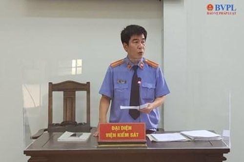 Đưa ra xét xử nhóm đối tượng dùng hung khí cướp tài sản của người đi đường