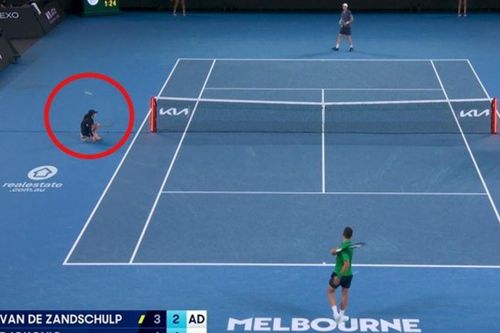 Djokovic sượt qua lằn ranh đỏ và kịch bản bị loại tại Australia Mở rộng 2026