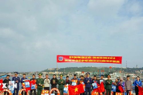 Tết sớm cùng quân và dân đặc khu Bạch Long Vĩ