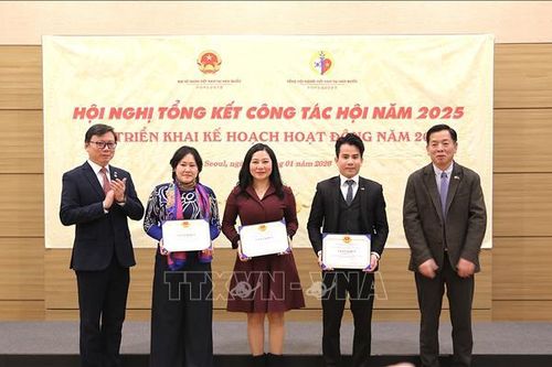 Cộng đồng người Việt tại Hàn Quốc hướng về quê hương