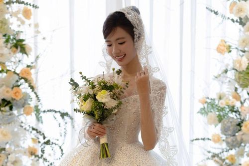 Top 5 mỹ nhân diện váy cưới đẹp nhất trong vũ trụ VFC