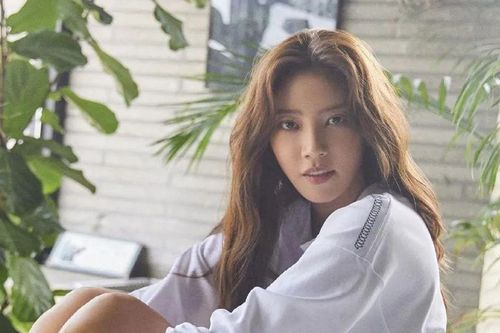 'Mỹ nhân xứ Hàn' Son Dam Bi khoe cơ bụng số 11 sau khi sinh con, hội chị em trầm trồ