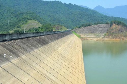Cung cấp nước tưới và chống hạn cho cây trồng vụ chiêm-xuân