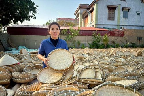 'Người dệt giấc mơ' từ mây tre đan